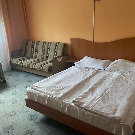 Konukevi Tifani Szallo Balatonlelle